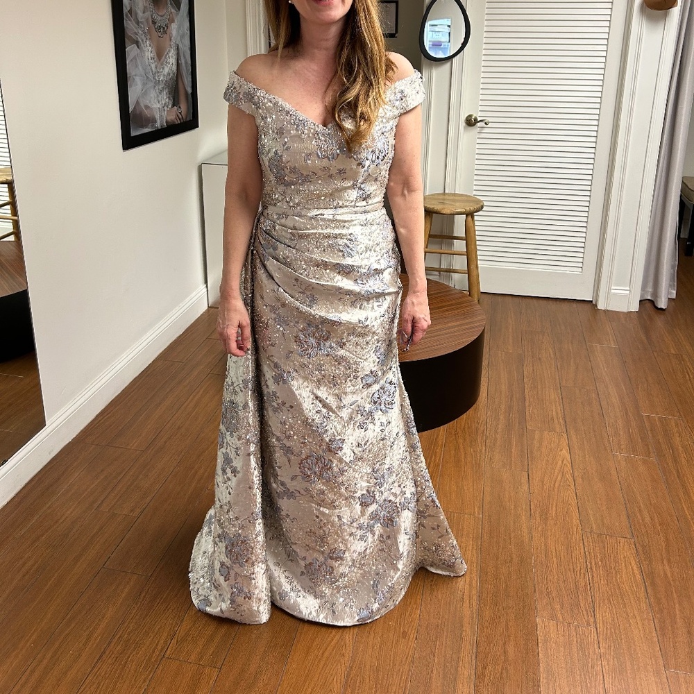 Rina di Montella silver/blue gown